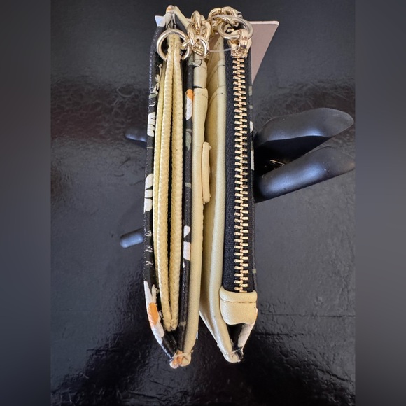 Betsey Johnson Black Multi Daisy Print Bifold Wallet With Pullout CC Case NWT - Picture 8 of 8